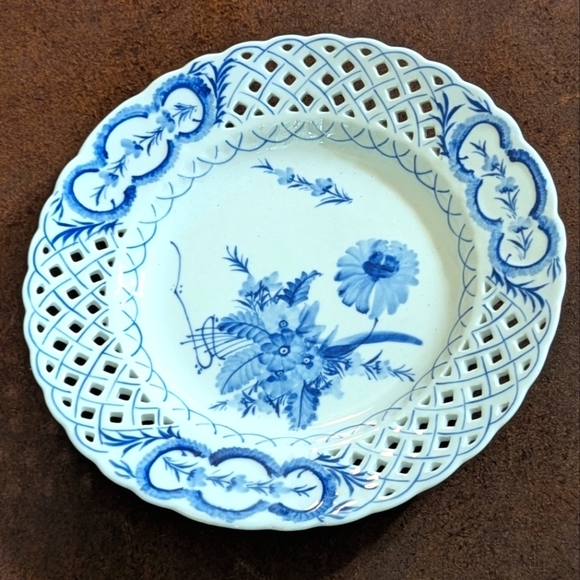 Meissen Blue Onion Salad Plate 7" Openwork Plate Vintage Asian - Picture 1 of 5